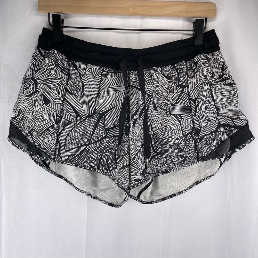 Lululemon Hotty Hot Short (Long) Size 8